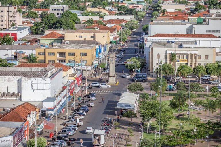 Avó apanha e tem casa incendiada por neto, após negar mais grana a drogas