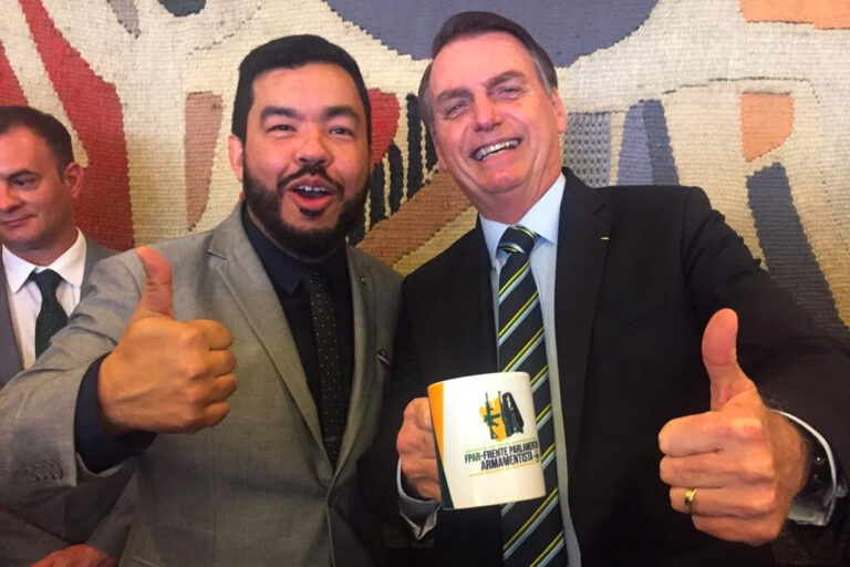 Deputado mente a Câmara sobre viagem ‘particular’ como ‘missão oficial’