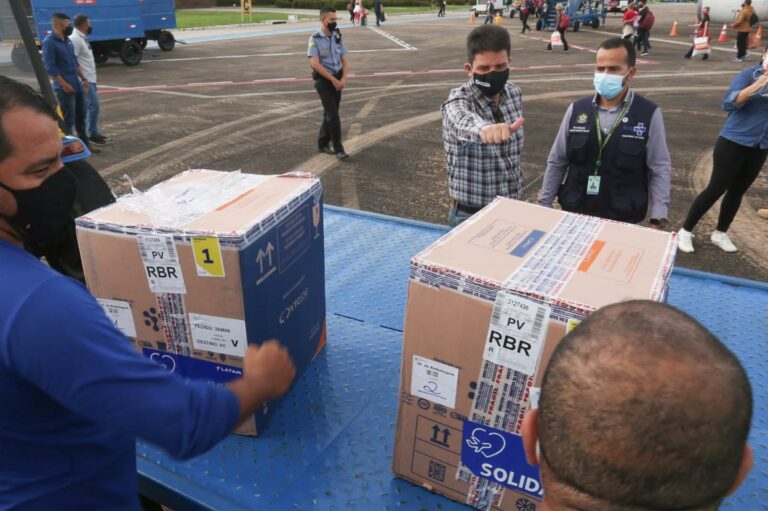 Mais de 17 mil doses de vacina contra Covid-19 chegam ao Acre nesta terça-feira