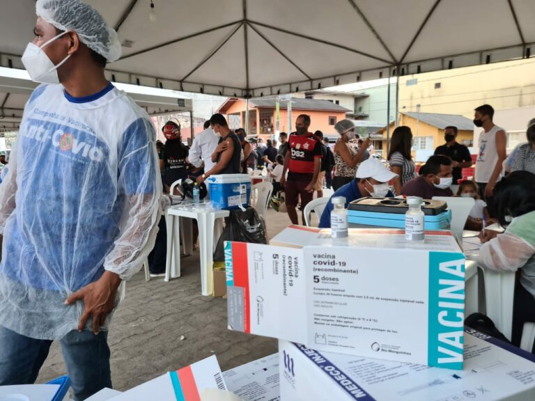 Cruzeiro do Sul é destaque nacional com 75,32% da população vacinada com a 1º dose