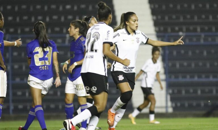 Corinthians mantém liderança isolada do Brasileiro Feminino