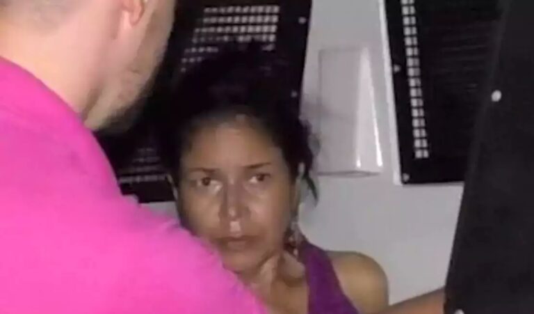 Três anos depois, mulher é condenada por matar e enterrar mãe no quintal