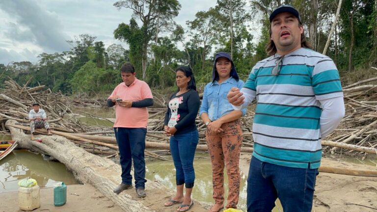 Prefeitura recolhe mais de meia tonelada de lixo em comunidades no Rio Liberdade