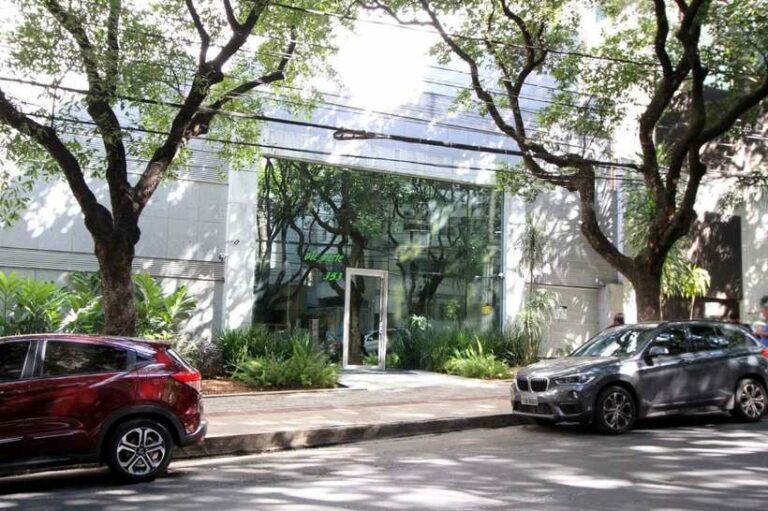 Mãe mata o filho de 6 anos e comete suicídio em seguida; corpos foram encontrados pelo pai