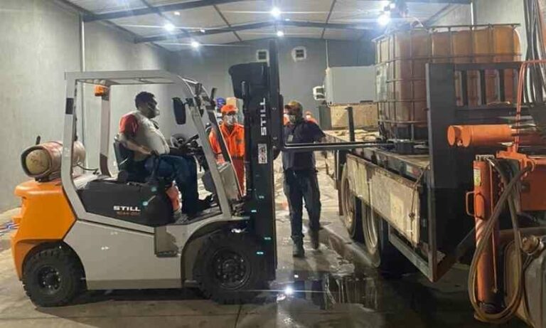 Polícia fecha depósito clandestino de combustíveis e procura suspeitos