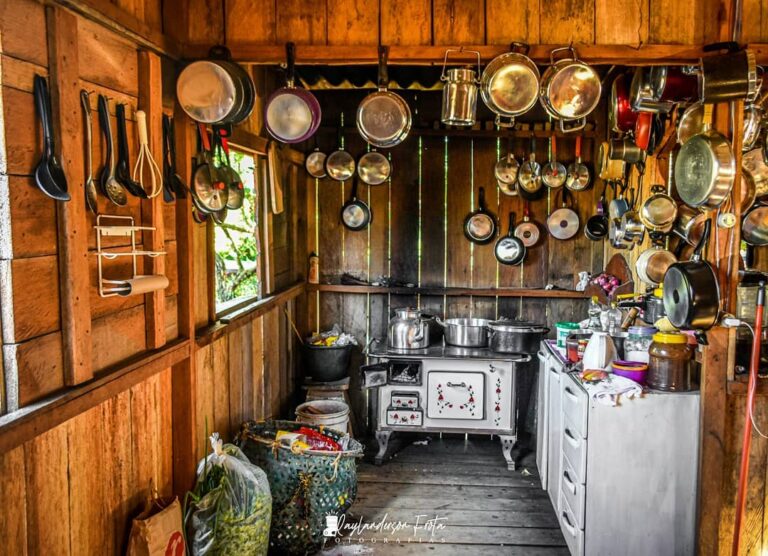 Cozinha de uma casa na Reserva Chico Mendes