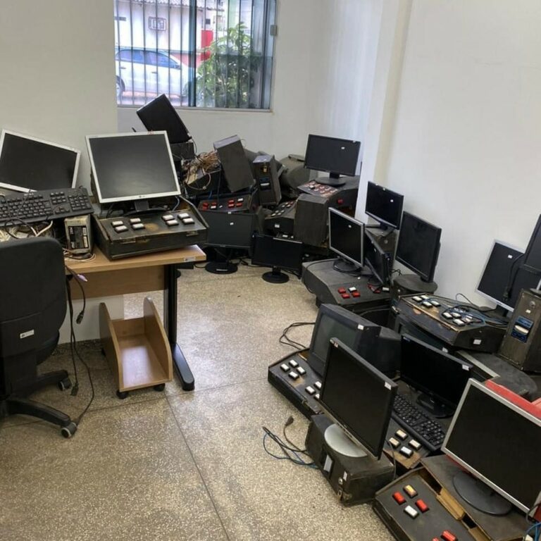 Operação apreende caça-níqueis e fecha casas de jogos de azar em Porto Velho