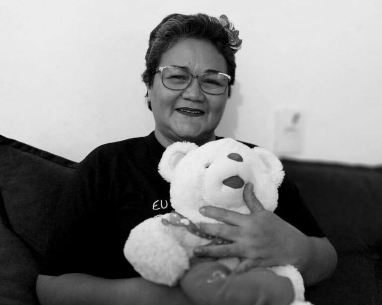 Professora conhecida como ‘tia Ray’ morre em colisão frontal de carros na BR-364