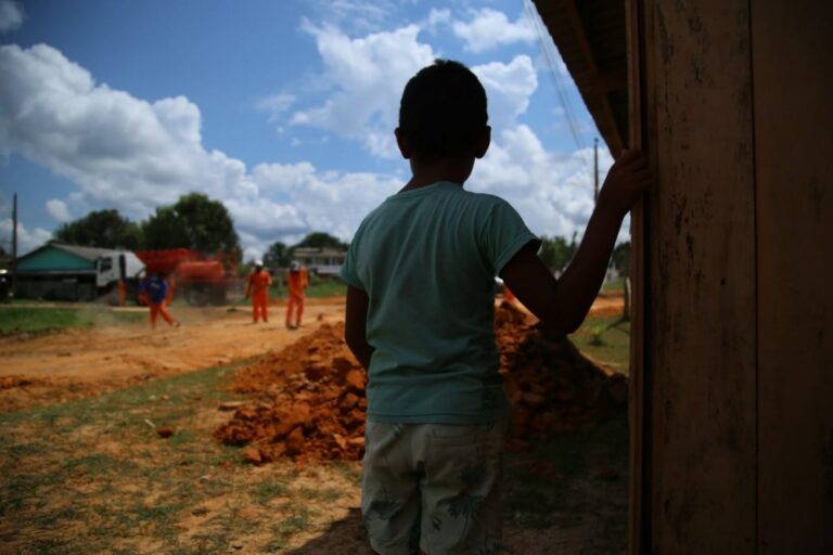 Deracre aplica 80 toneladas de asfalto na recuperação de ruas em Rodrigues Alves