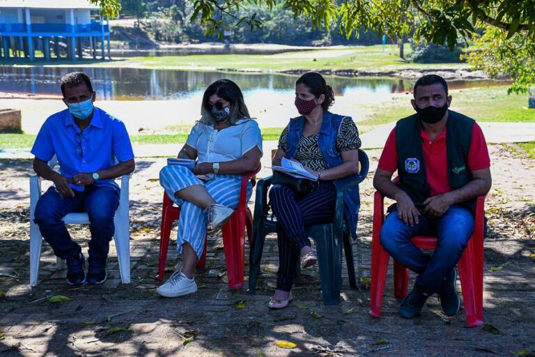 Prefeitura discute ações de conservação do Balneário Igarapé Preto com donos de quiosques