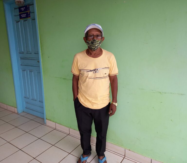 Cortando seringa desde os 15 anos, idoso chega aos 75 ‘na ativa’ em Sena: “Me sinto bem”