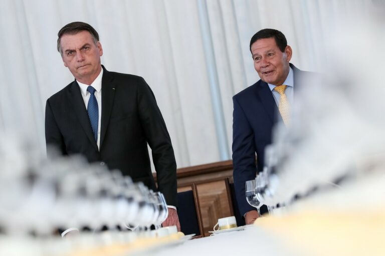 Bolsonaro e Mourão estreitam relação visando às eleições de 2022
