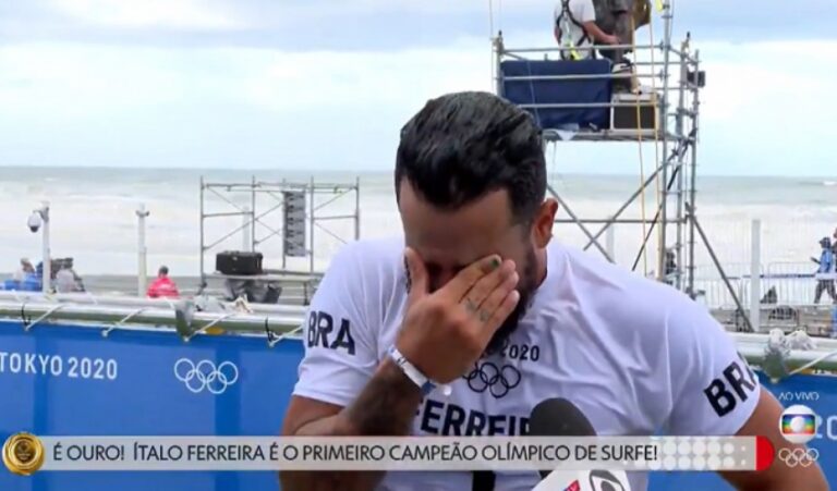 Repórter da Globo interrompe entrevista e chora ao vivo ao entrevistar medalhista brasileiro em Tóquio