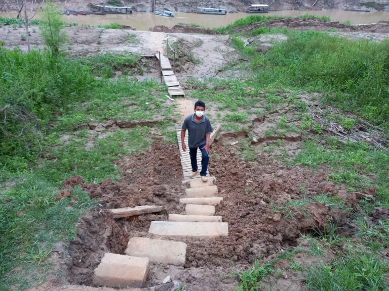 Vereador Jacamin reivindica há mais de 4 anos escadaria nova no Segundo Distrito de Sena