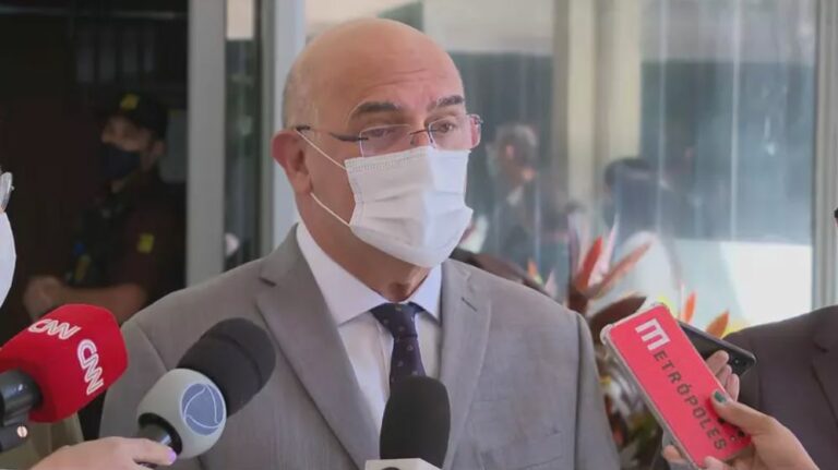 Ministro da Educação: ‘Passei vergonha em reunião do G20’ sobre volta às aulas
