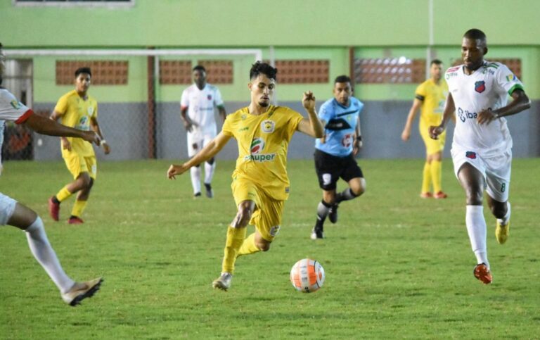 Humaitá marca no último lance e vence o Galvez na estreia: 2 a 1