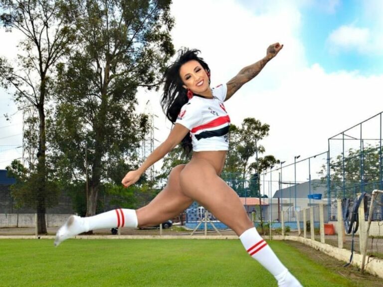 Musa do São Paulo posa sensual e exalta força feminina; veja fotos