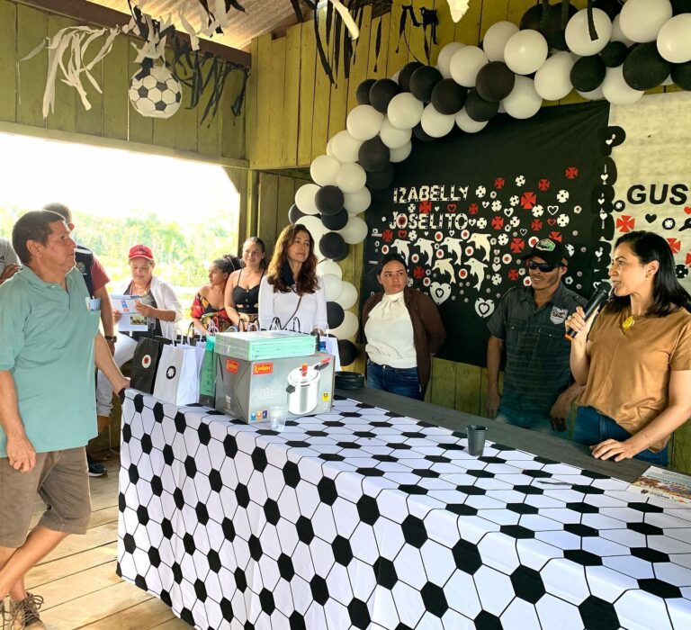 Senadora Mailza visita comunidades rurais no Alto Acre e se reúne com Associação Comercial