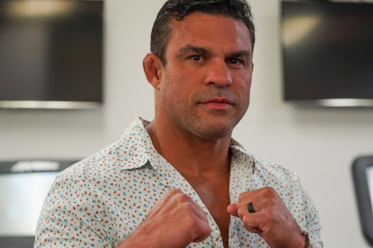 Belfort encara De La Hoya no dia 11 de setembro sob as regras do boxe profissional