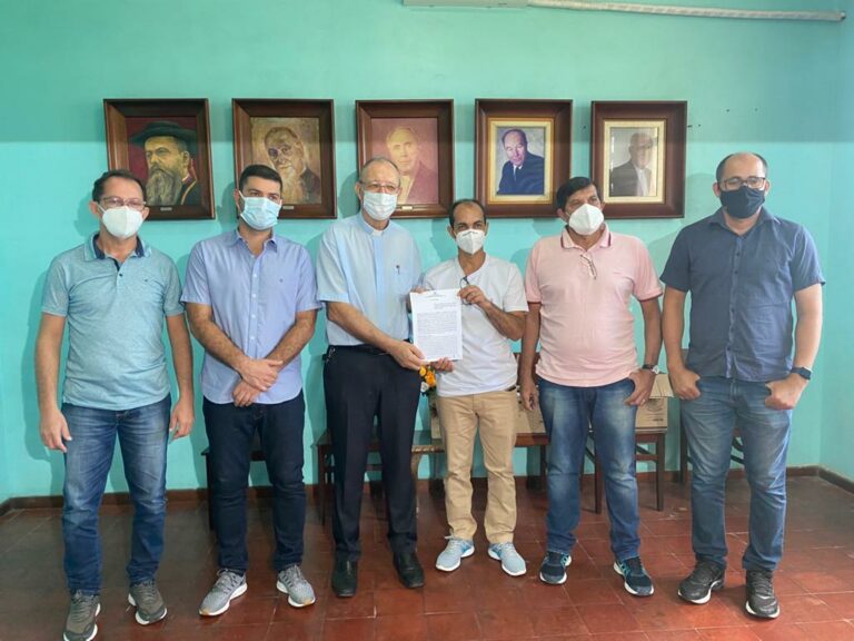 Nicolau participa de assinatura de convênio para realização do Novenário de Nossa Senhora da Glória em Cruzeiro do Sul