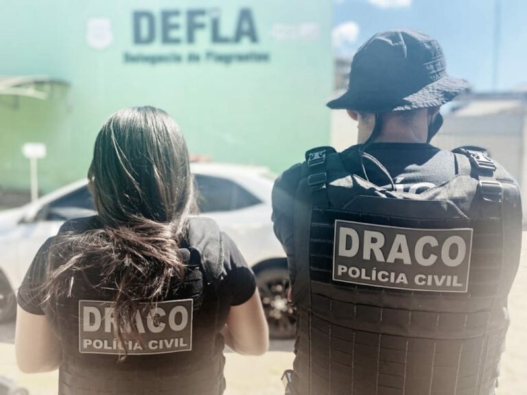 Dois são presos acusados de integrar facção e praticar homicídio e roubos em Rio Branco