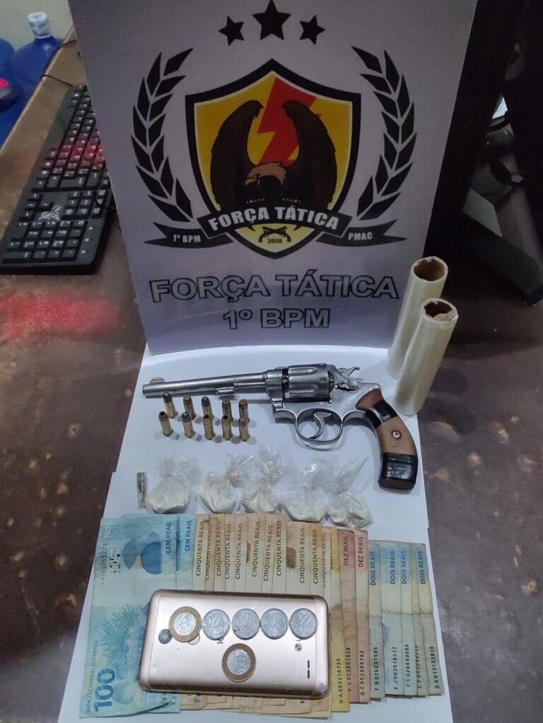PM fecha “boca de fumo” e prende homem com drogas, dinheiro e arma na Baixada da Sobral
