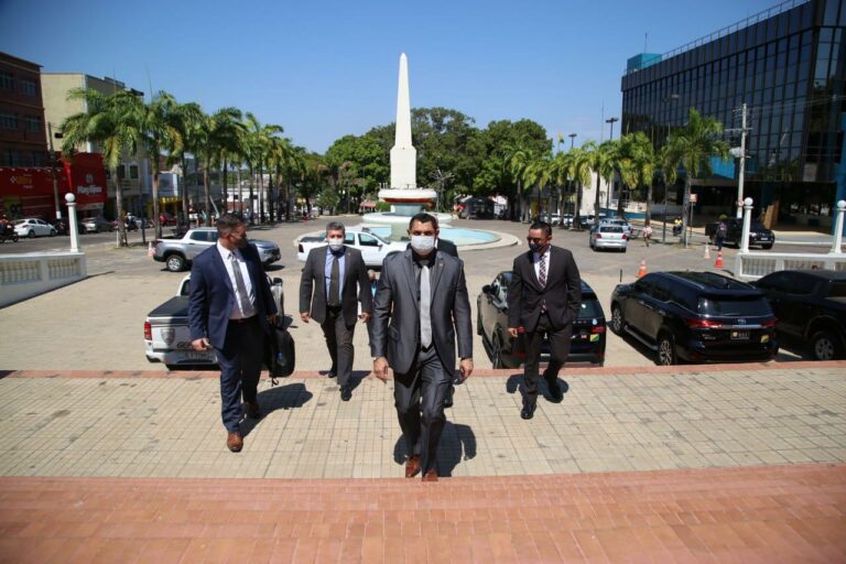 Agentes do FBI chegam ao AC e visitam fronteiras que recebem 20% do narconegócio mundial