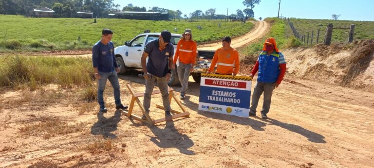 Mazinho abre ramais às pressas em Sena Madureira, em “protesto” contra Gladson