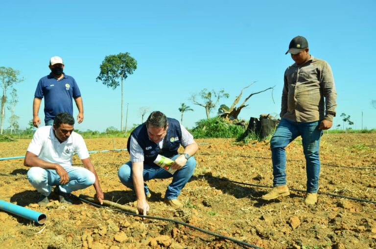 Sepa presta apoio a produtores rurais na Vila Caquetá em Porto Acre