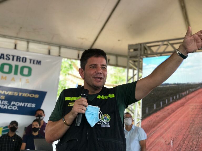 Em Plácido, Gladson agradece emendas de senadores e cita Petecão: “Não vou ser injusto, tenho que reconhecer”