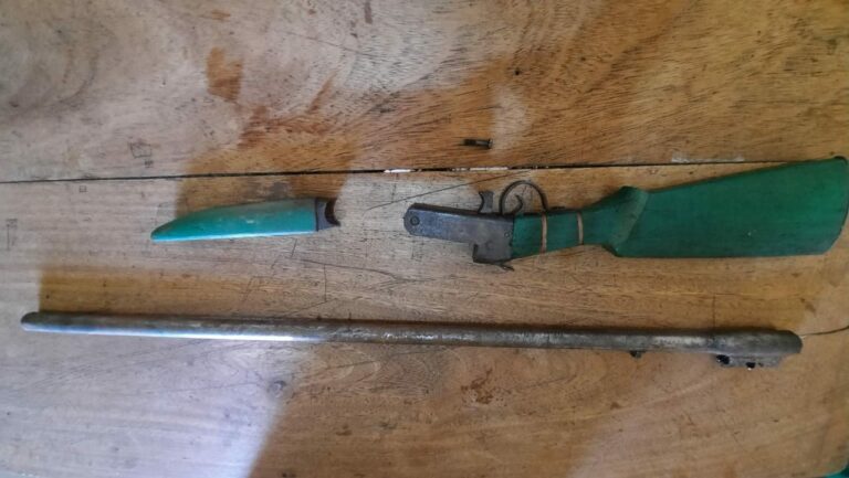 Polícia Militar de Santa Rosa do Purus prende dois indígenas e apreende arma de fogo