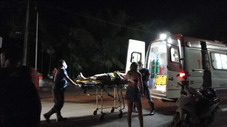 Vídeo: jovem é atropelada ao tentar atravessar Avenida Antônio da Rocha Viana