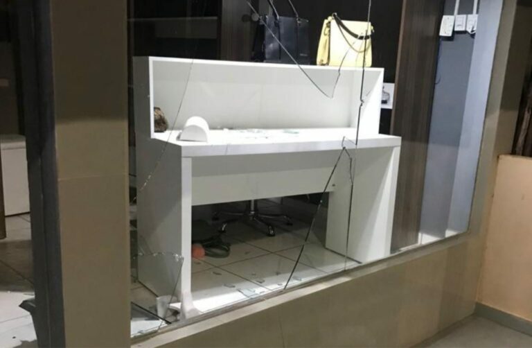 Loja é invadida durante a madrugada em Epitaciolândia e vizinhos evitam prejuízo maior chamando a polícia