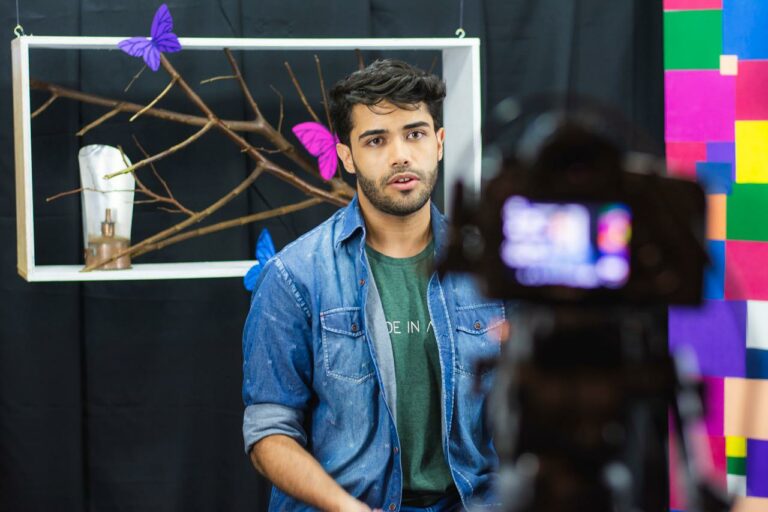 Comunicador cria série de entrevistas sobre a comunidade LGBTQIA+ no Acre