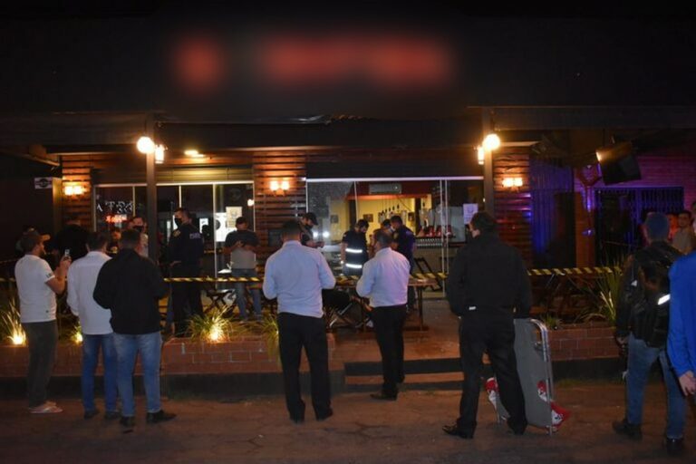 Ao menos 47 tiros foram disparados em atentado contra casal na fronteira; outros jovens ficaram feridos