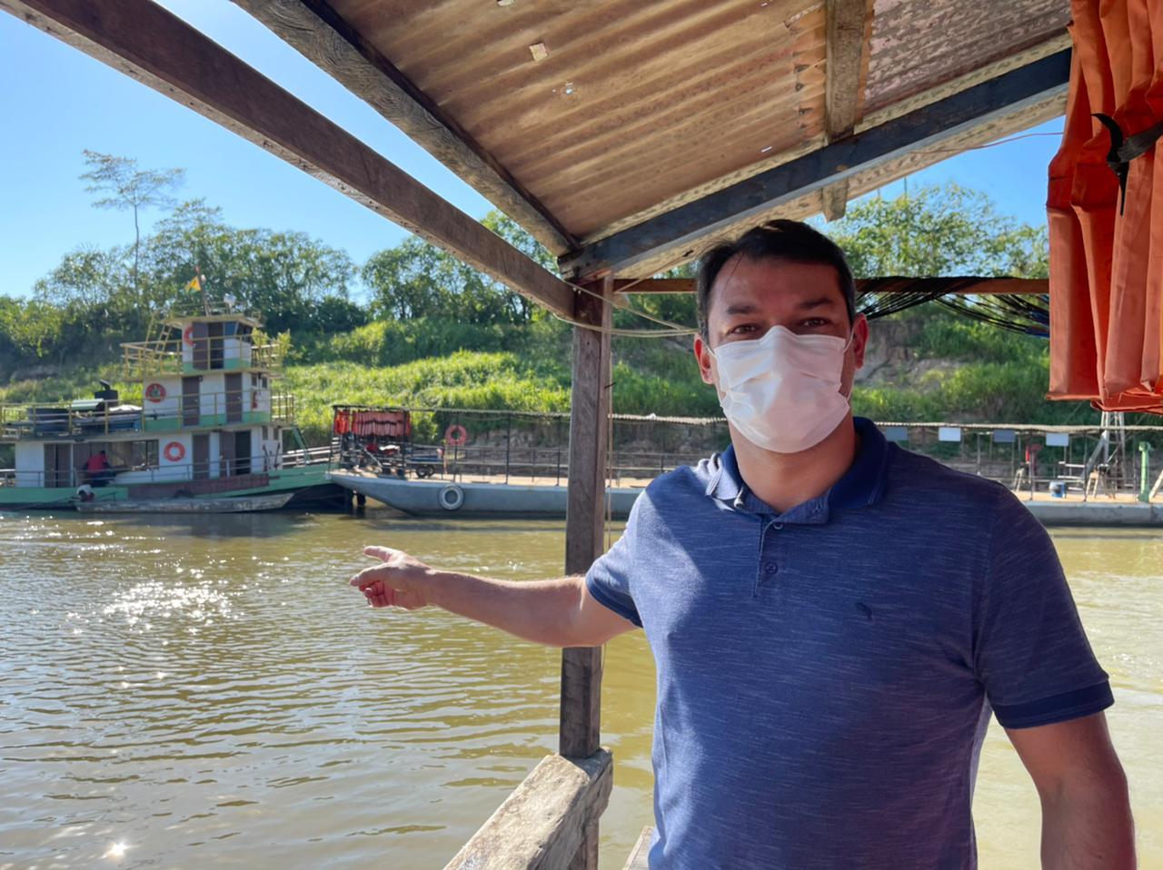 Roberto Duarte cobra autoridades por falta de combustível na balsa de Rodrigues Alves
