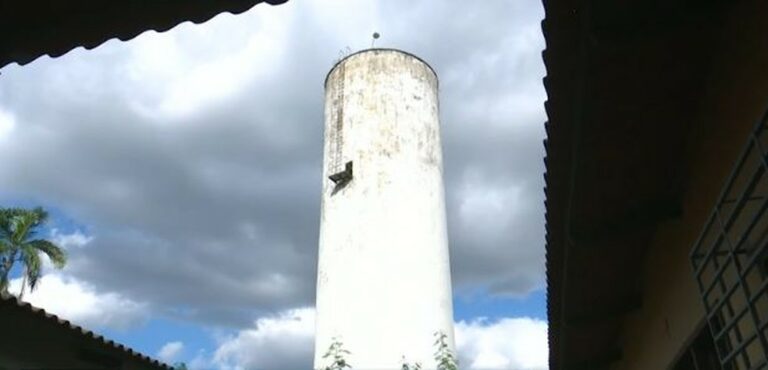 MPAC determina que Depasa derrube reservatório que corre risco de cair sobre escola