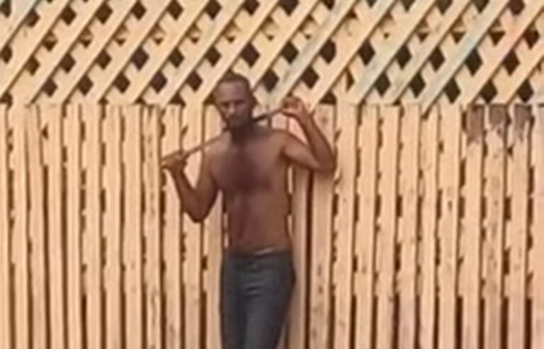 Vídeo: Homem corta a própria garganta; caso choca comunidade de Capixaba