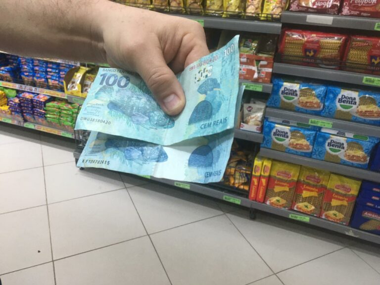 Polícia alerta sobre circulação de notas falsas no comércio em Cruzeiro Sul