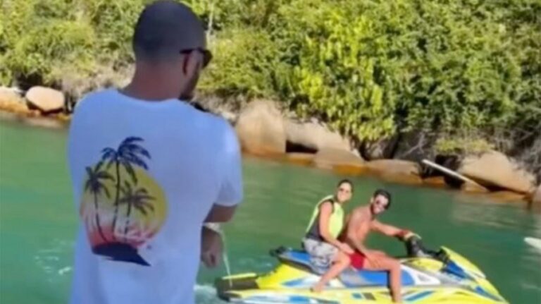 Gusttavo Lima e Andressa Suita são flagrados andando de jet ski juntos