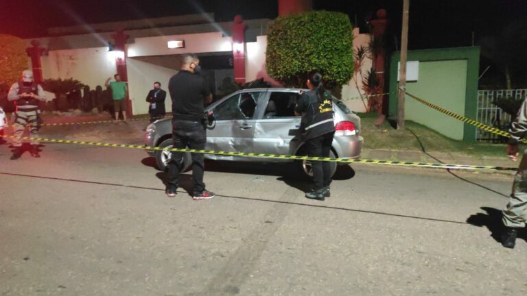 Imagens mostram momento exato de colisão entre carro e moto na capital; estado de motoboy é grave