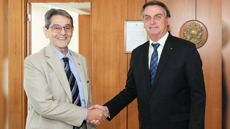 Bolsonaro busca partido para disputar reeleição e ainda mira três siglas
