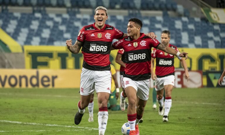 Flamengo vence o Cuiabá fora de casa e sobe na tabela do Brasileirão