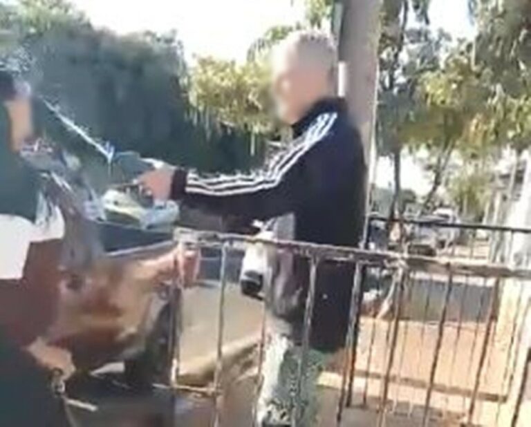 Ex-patrão joga ácido em mulher após ela ter derrubado acidentalmente produto de limpeza