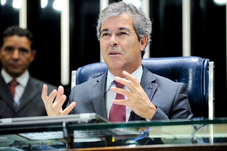 Lançamento da candidatura de Jenilson poderá forçar Jorge Viana a descer do muro