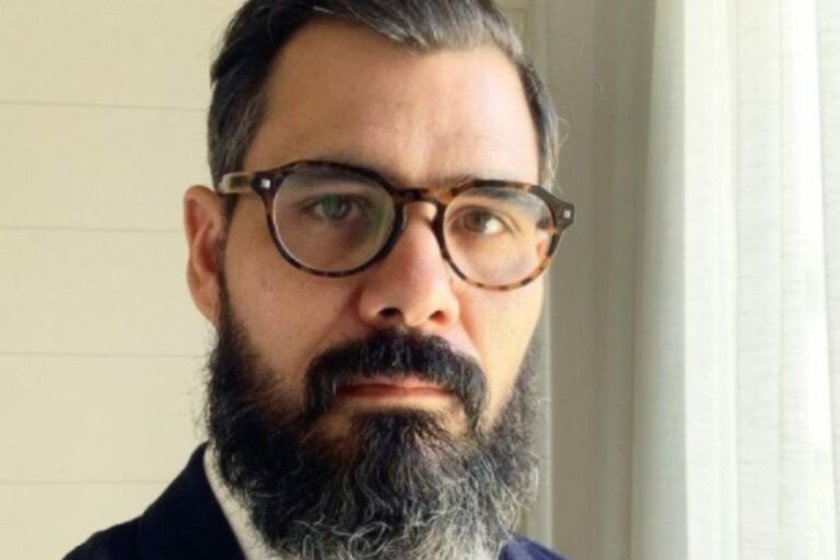 Juliano Cazarré fala de polêmica da vacina e chama haters de “mulas”