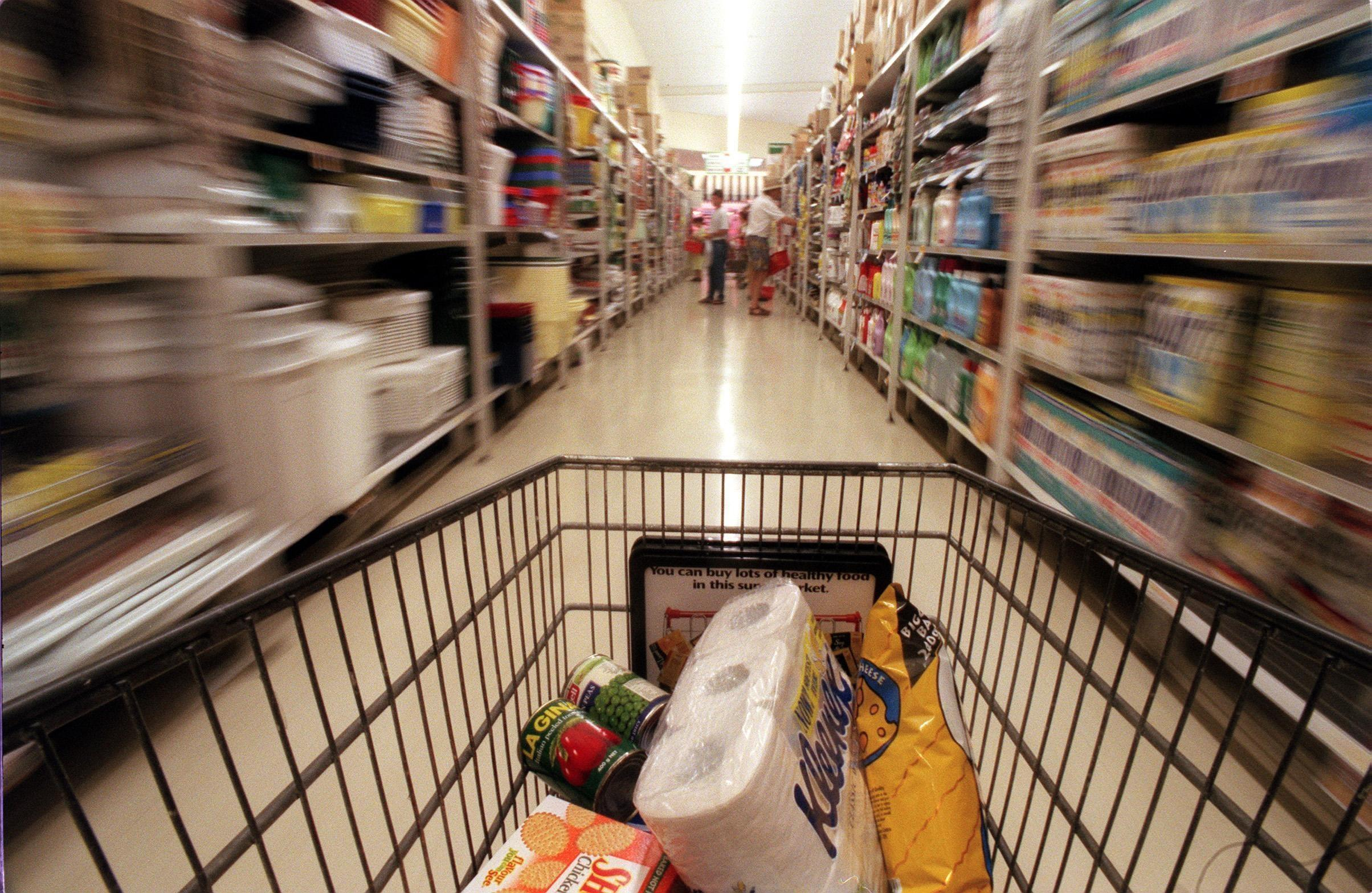 Acreanos estão mais confiantes com emprego e podem consumir mais, estima Fecomércio