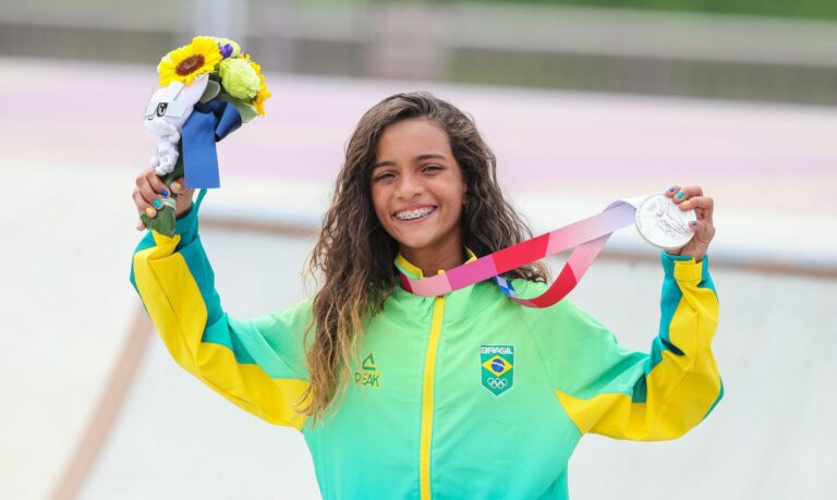 Rayssa Leal vence prêmio internacional de valores olímpicos
