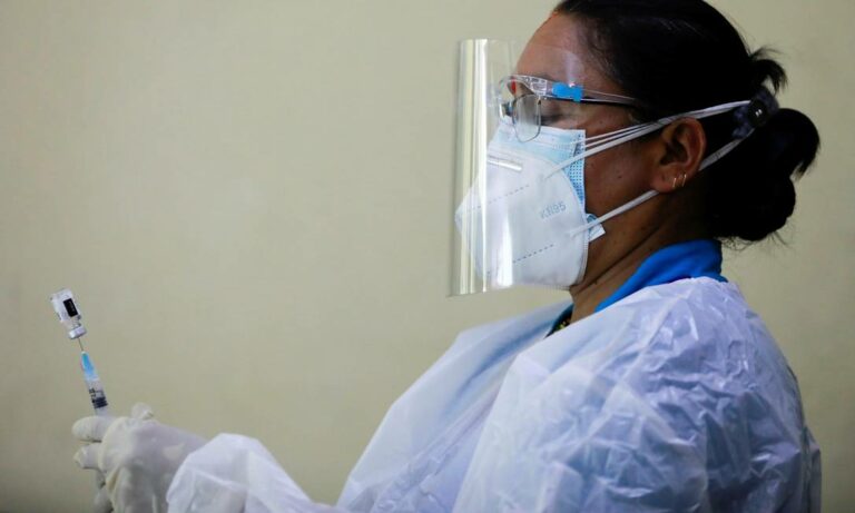 Vacina de dose única da Johnson pode ser menos efetiva contra variante Delta, sugere estudo preliminar