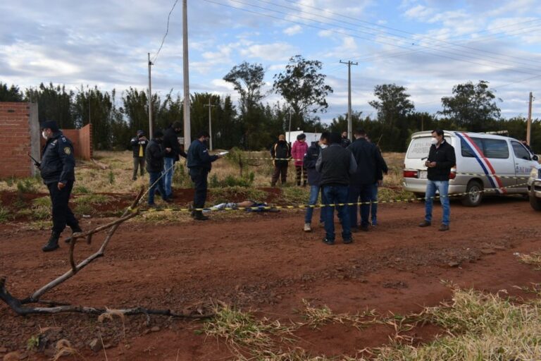 Corpo de adolescente é encontrado no Paraguai sem mãos e com bilhete: ‘os justiceiros estão de volta’